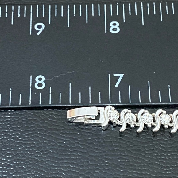 Unsigned Silver-tone CZ 7.5” Tennis Bracelet 19.6g - Picture 12 of 14